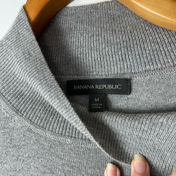 Banana Republic gray with white stripe sweater - Picture 4 of 10